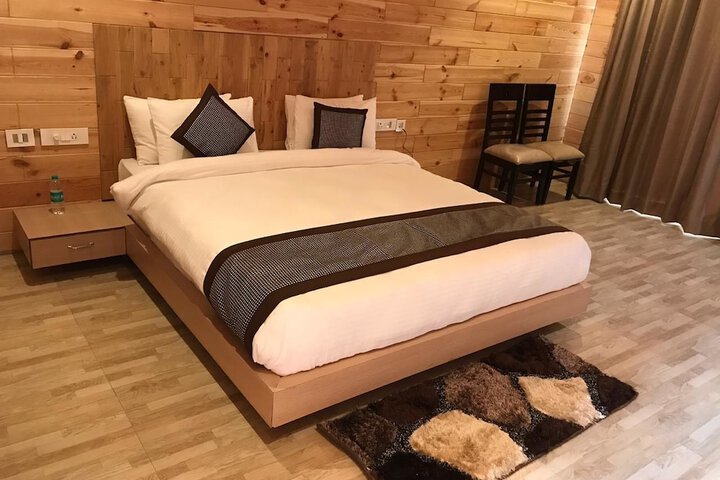 Room 9 of 28