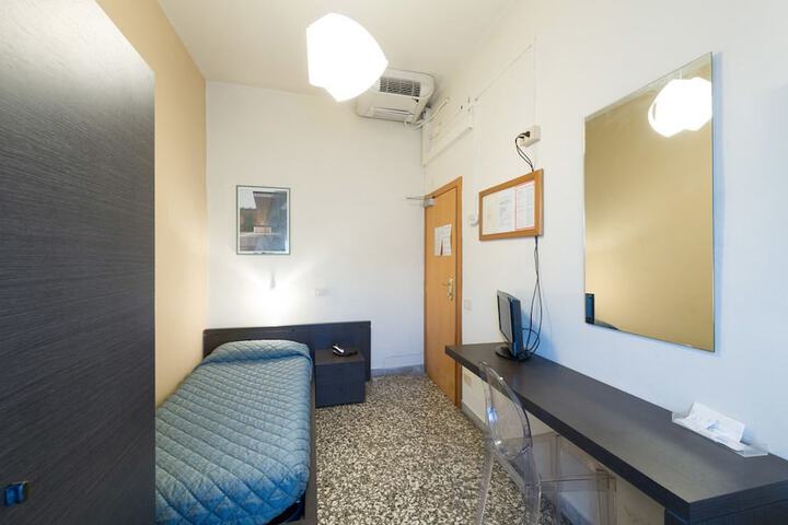 Room 6 of 36