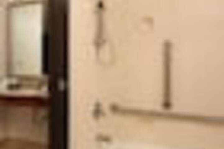 Room 152 of 261