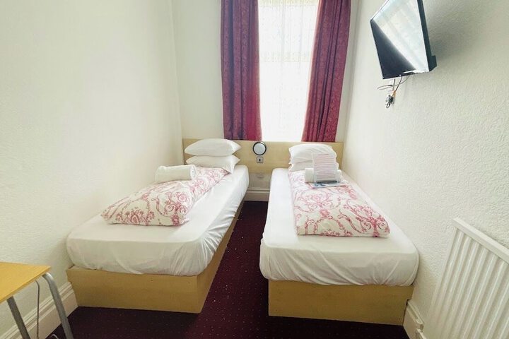 Room 75 of 148