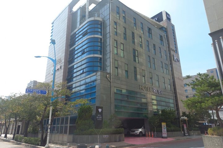 Ruby Tourist Hotel Wolmido