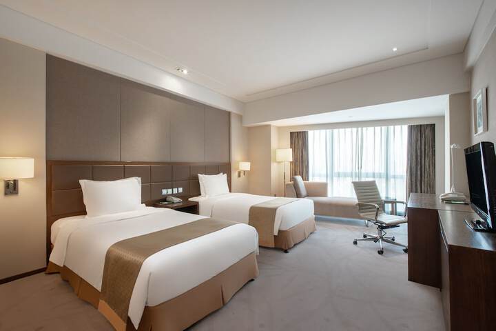 Room 13 of 60
