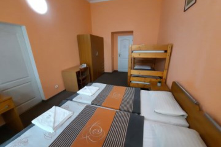 Room 8 of 52