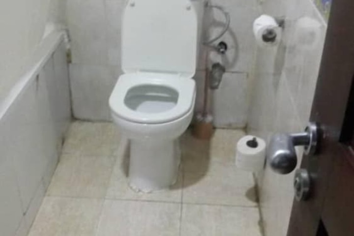 Room 15 of 15