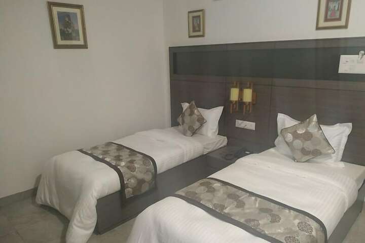 Room 21 of 53