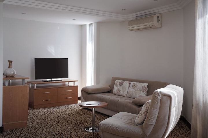 Room 9 of 46