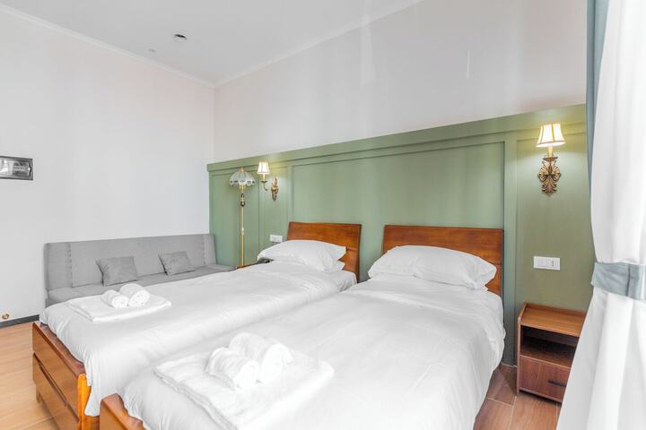 Room 15 of 96