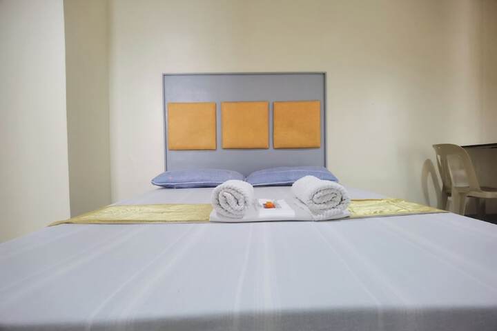 Room 4 of 18