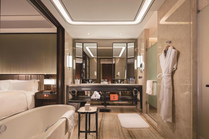 Room 40 of 70