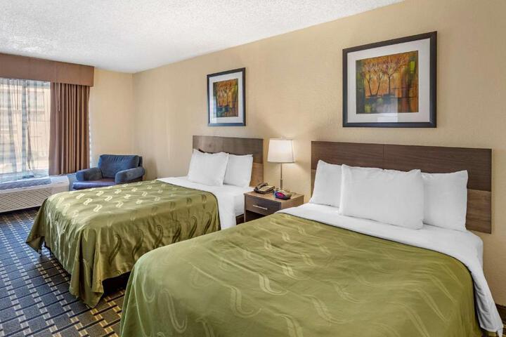 Standard Room, King or Two Doubles (4 of 9)