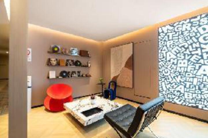 yihao Qingshe Hotel (Shanghai Nanjing West Road Jing an Temple Branch)