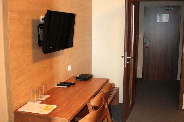 Room 16 of 70