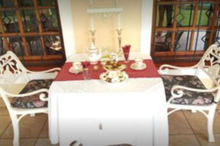 Dining 4 of 27