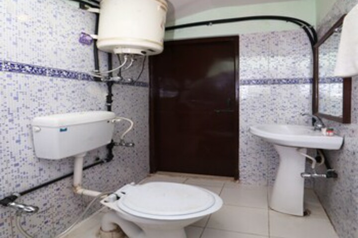 Room 2 of 25