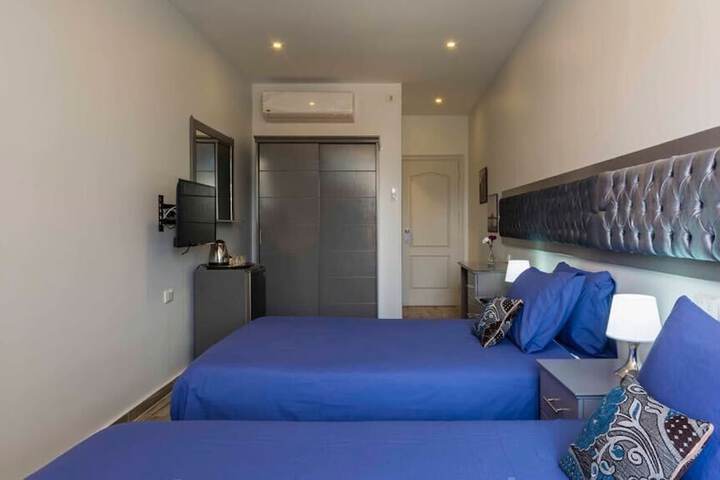 Room 77 of 196