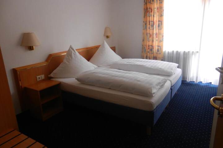 Room 16 of 35