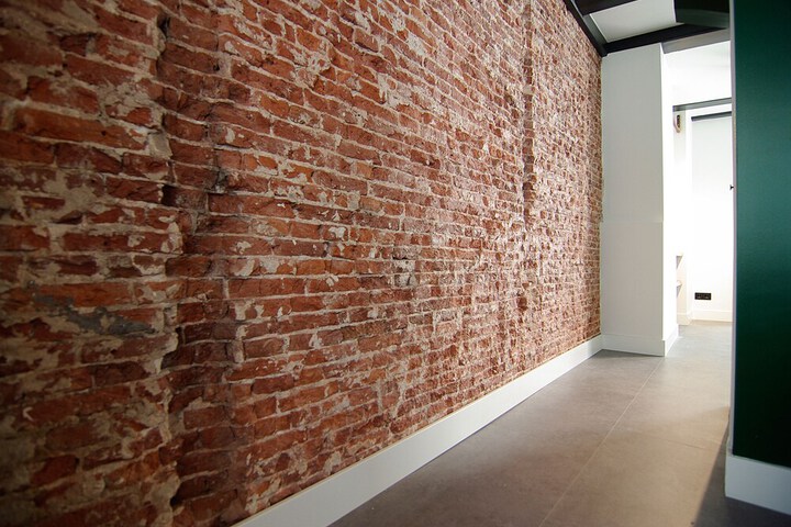 Room 2 of 7