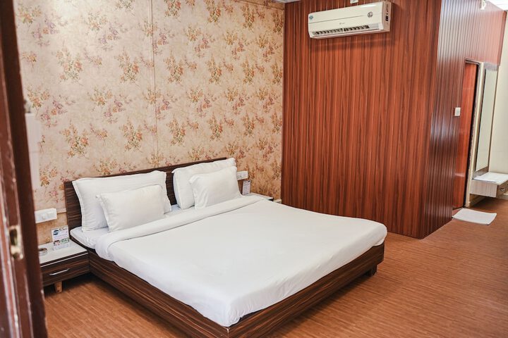 Room 25 of 95