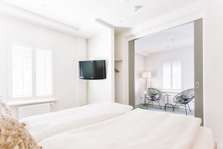 Room 12 of 44