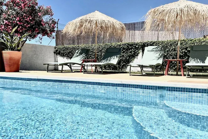 Pool 13 of 16