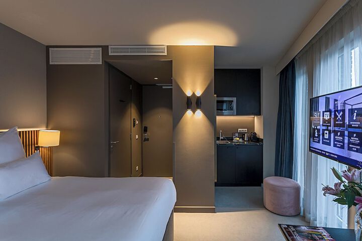 Room 40 of 89