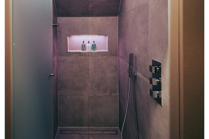 Room 16 of 29