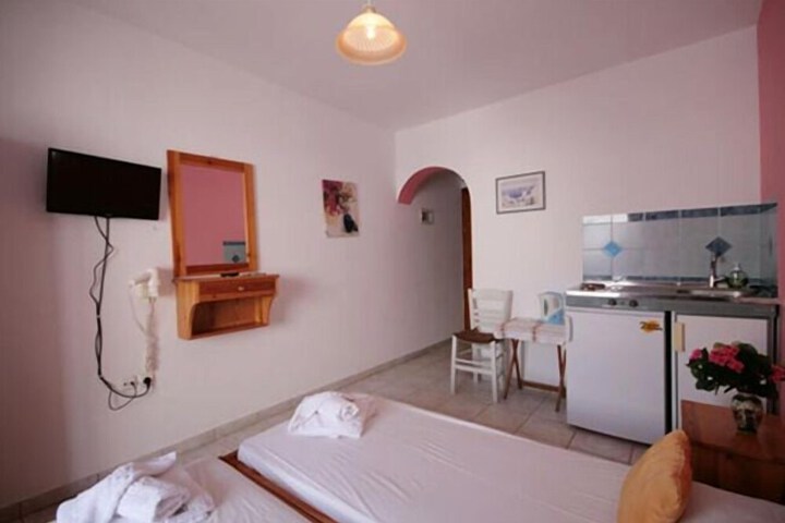 Room 10 of 33