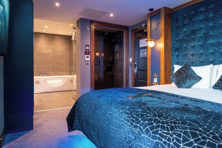 Room 34 of 112
