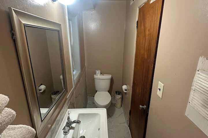 Room 8 of 13