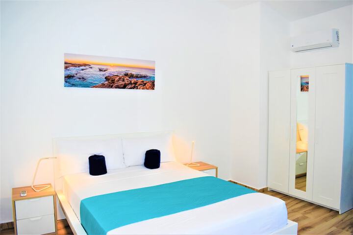 Room 5 of 80