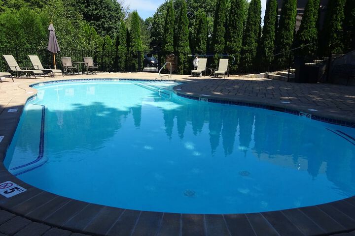 Pool 33 of 49