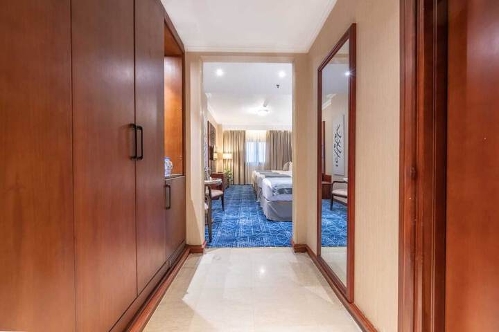 Room 5 of 23