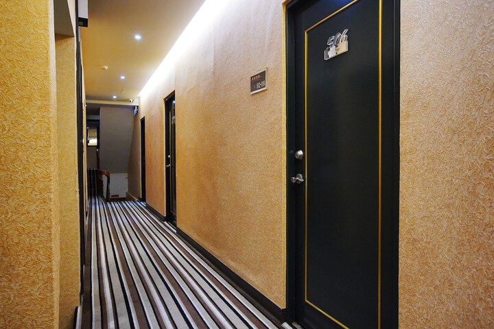 Ballroom/Hall 59 of 66