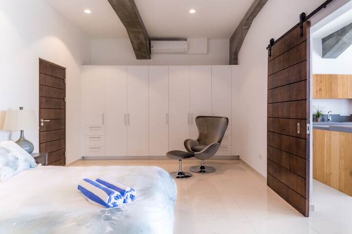 Room 5 of 27