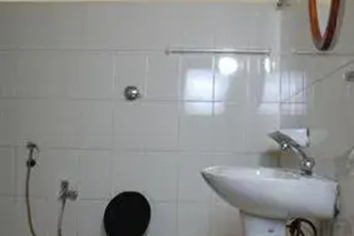 Room 5 of 7
