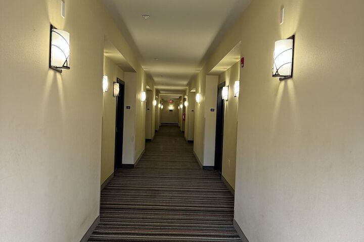 Ballroom/Hall 54 of 56