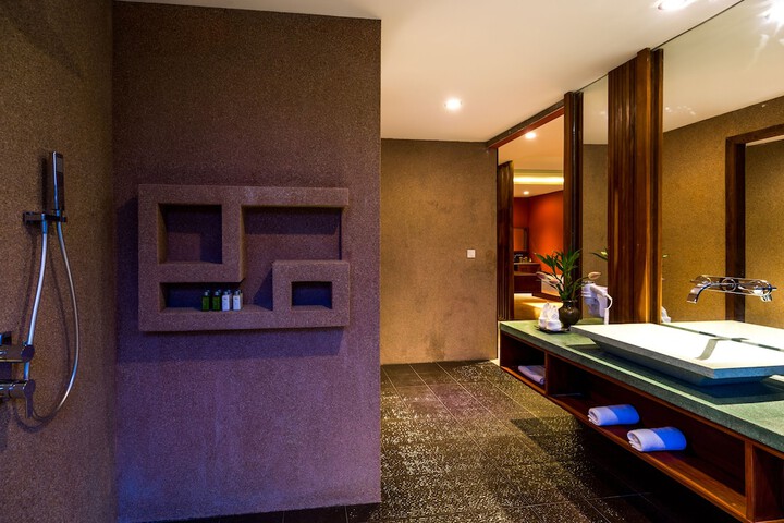 Room 44 of 111