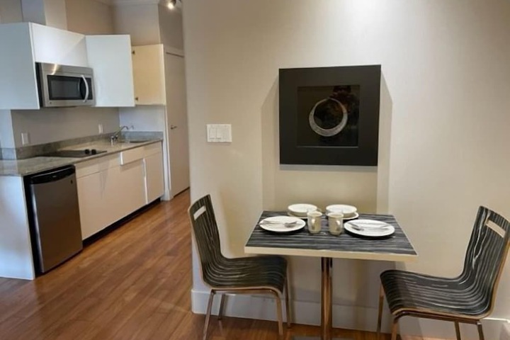 Room 16 of 28