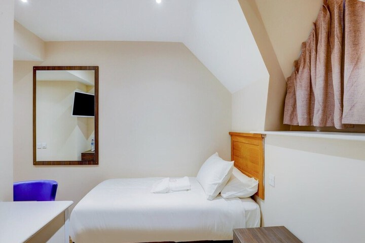Room 21 of 54