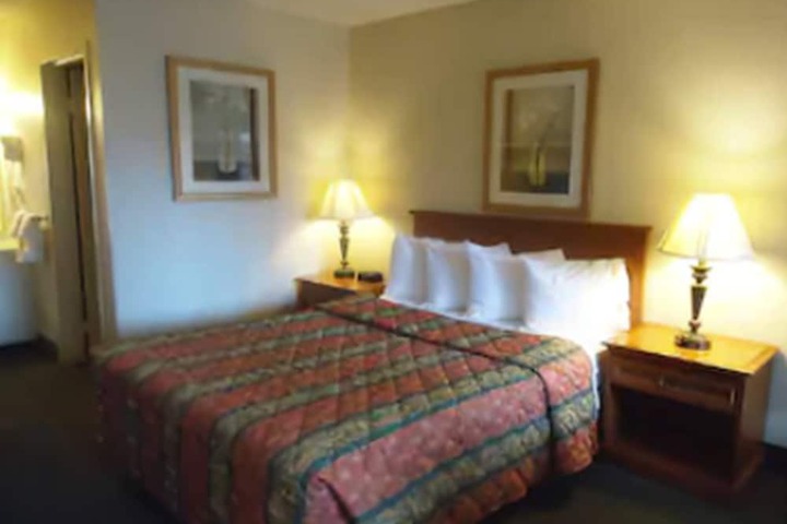 1 King Bed Mobility Accessible (6 of 6)