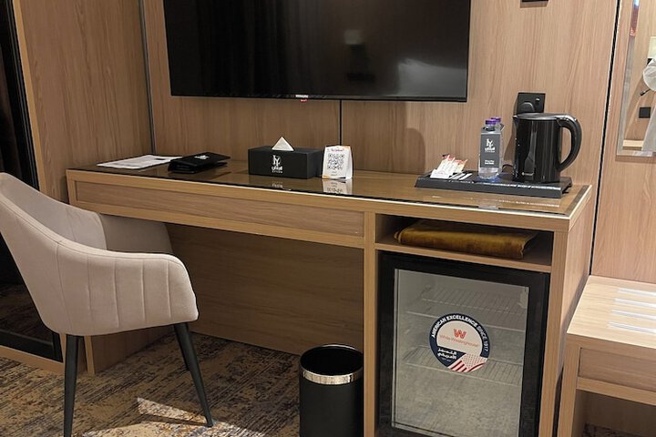 Room 4 of 12