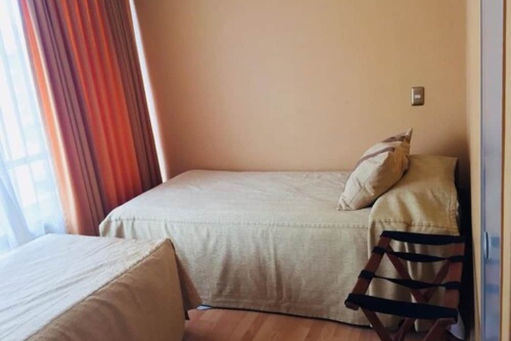 Room 12 of 40