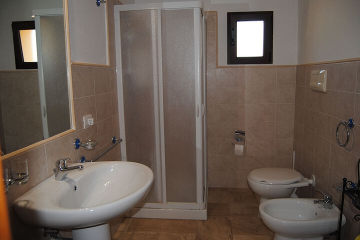 Room 12 of 17