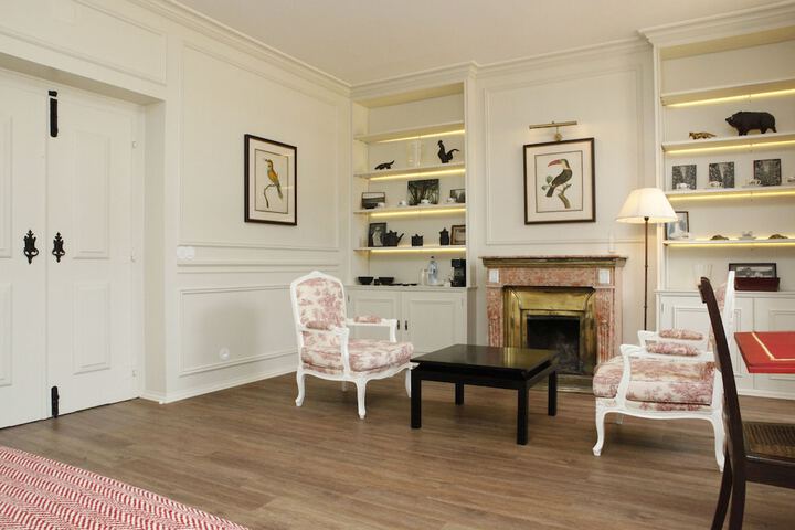 Room 18 of 165