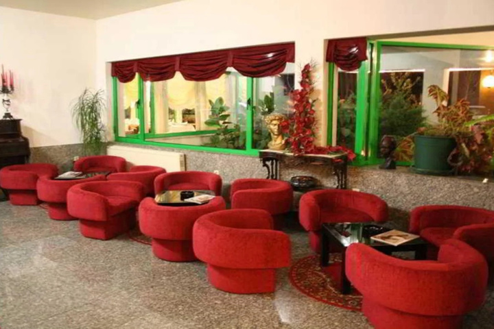 TROPICAL PROMISES HOTEL