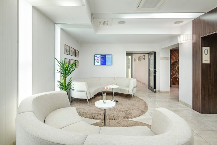 Guest Lobby