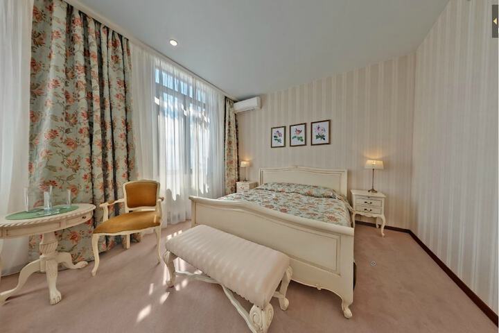 Room 21 of 69