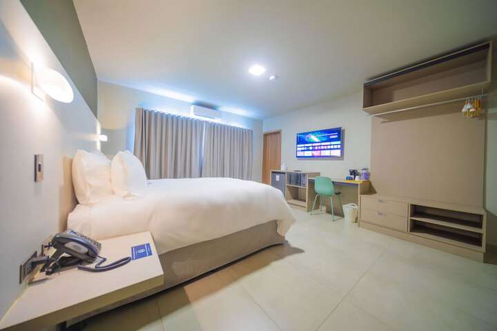 Room 40 of 97