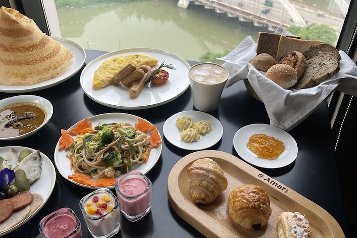 Dining 59 of 100