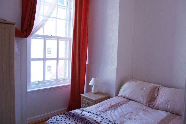 Room 2 of 27